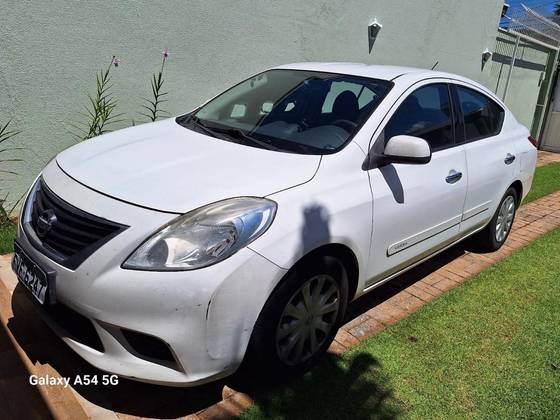 NISSAN VERSA 1.6 16V FLEX SV 4P MANUAL NISSAN VERSA 1.6 16V FLEX SV 4P MANUAL